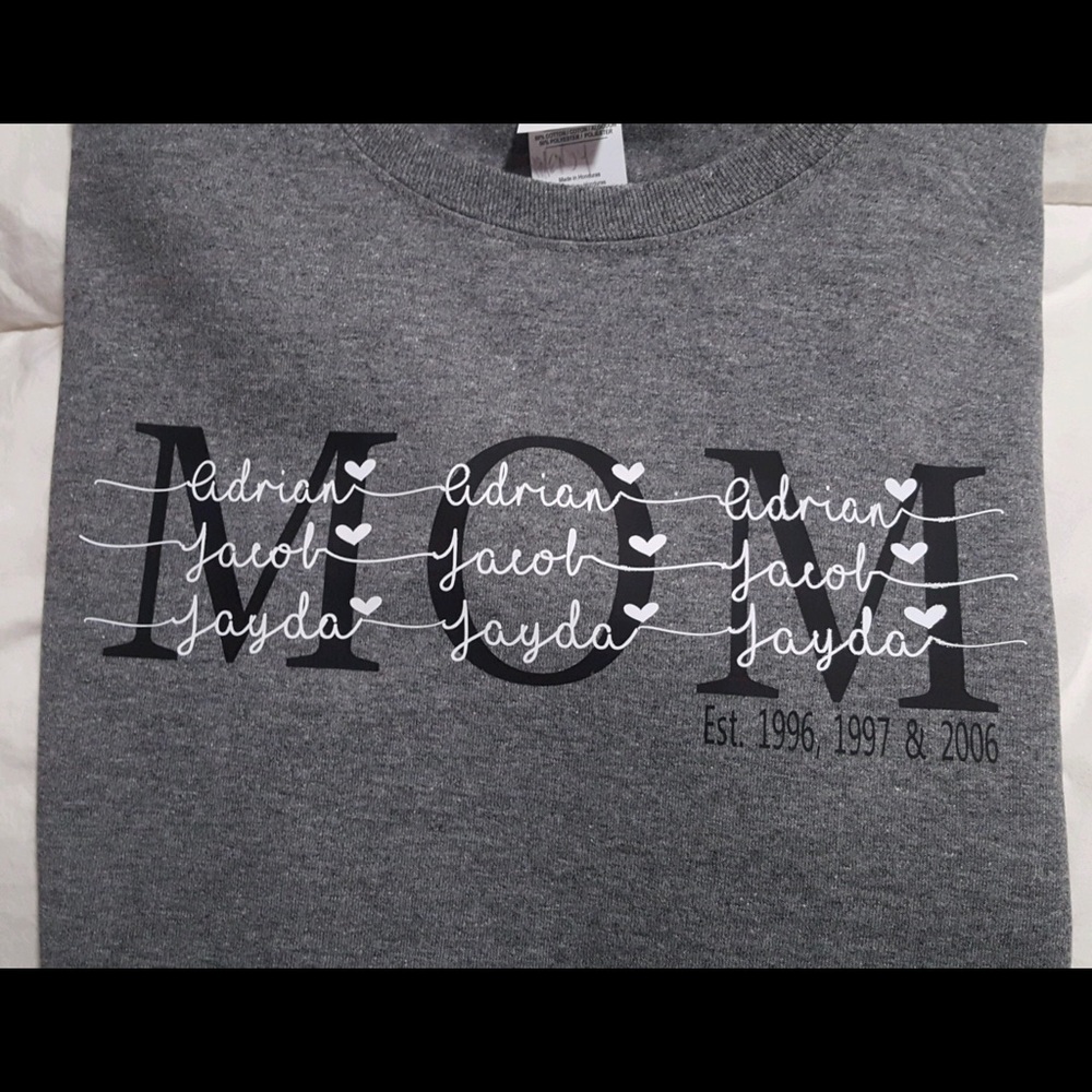 💕PERSONALIZED💕 Mothers Day T-shirts crew neck